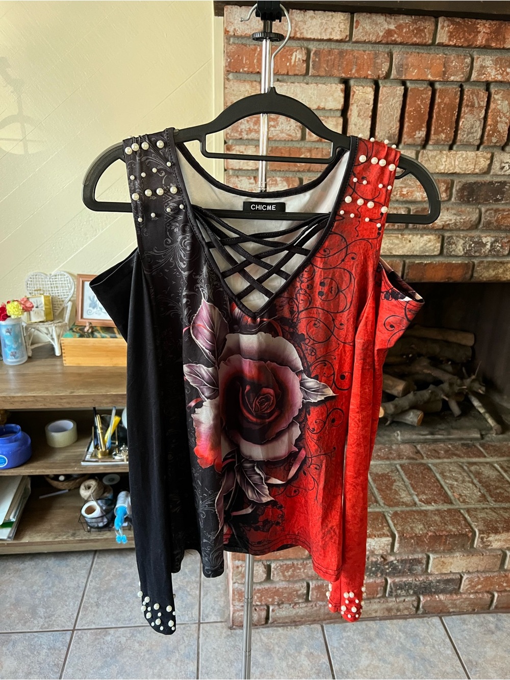 chic Red & Black Floral Cold-Shoulder Tank with Stud Accents